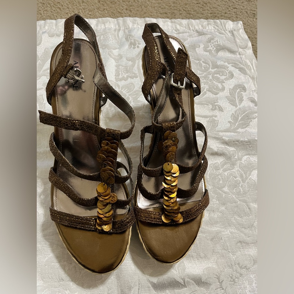Women’s Size 11 Copper and Raffia Alfani Brand Wedges (Sandals)